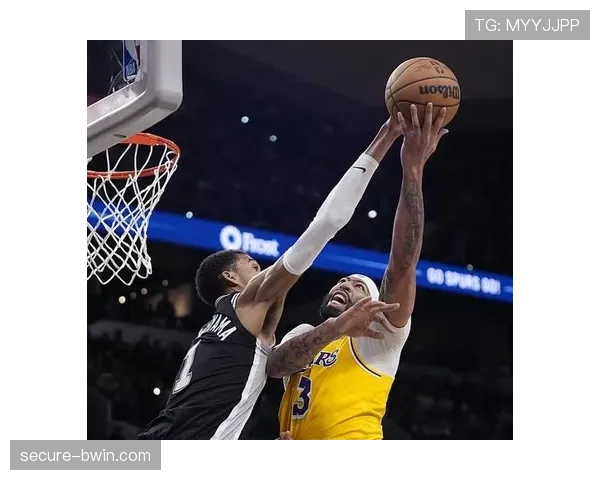 文班亚马禁区出手占比升至61% 马刺进攻体系重构初见成效